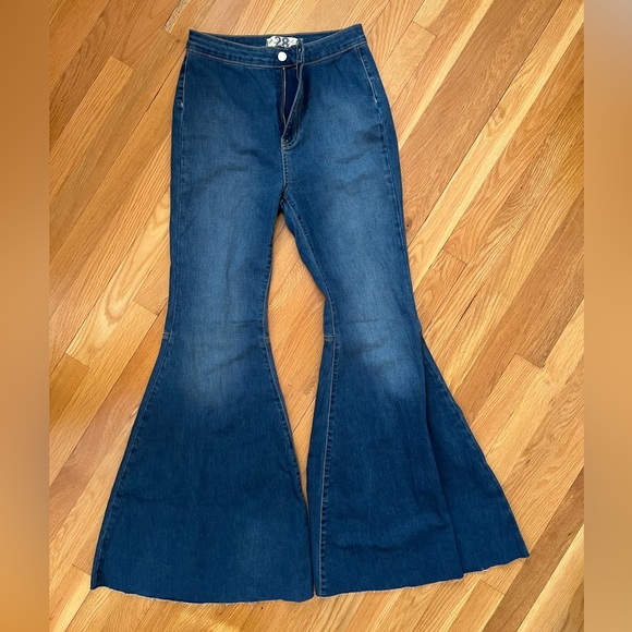 New Women’s Fit & Flared High Waisted Jeans - Picture 1 of 4